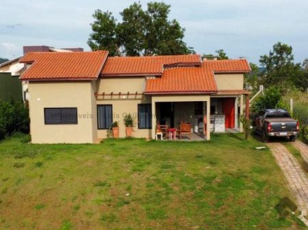 Casa-Térrea em Tarumã Hipica Park