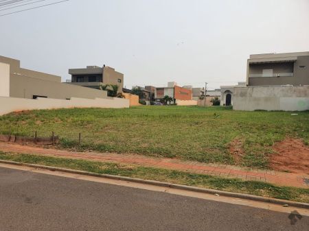 Terreno-Condomínio em Residencial Alphaville