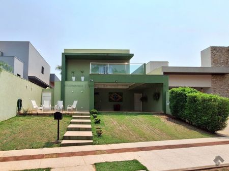Sobrado-Condomínio em Residencial Delfos