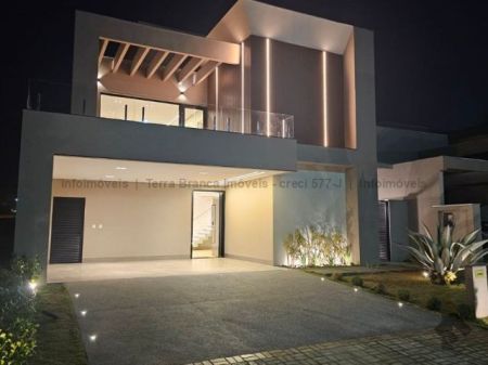Sobrado-Condomínio em Residencial Alphaville III