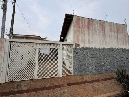 Casa Comercial em Vila Planalto