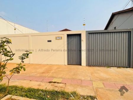 Casa-Térrea em Monte Castelo