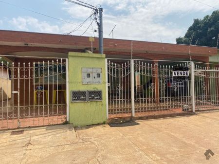Casa-Térrea em Jacy