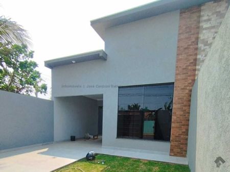Casa-Térrea em Aero Rancho