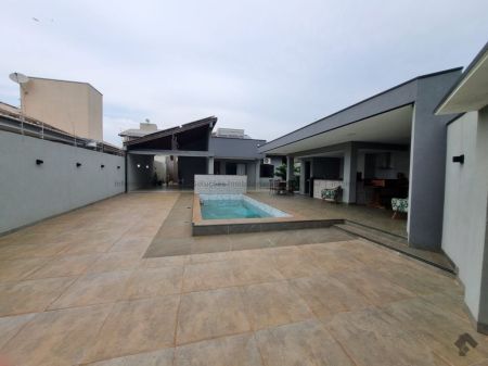 Casa-Térrea em Jardim Aline