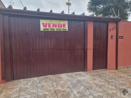 Casa-Térrea em Jardim Leblon