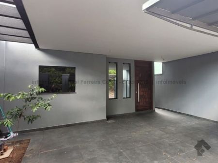 Casa-Térrea em Jardim Seminário