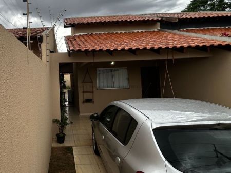 Casa-Térrea em Jardim Santa Emília