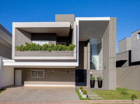 Sobrado-Condomínio em Pq. Residencial Damha III