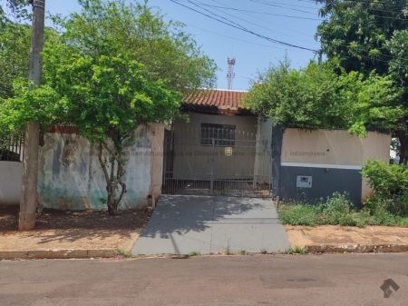 Casa-Térrea em Vila Planalto