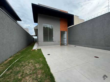 Casa-Térrea em Loteamento Água Limpa Park
