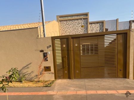 Casa-Térrea em Vila Santa Luzia