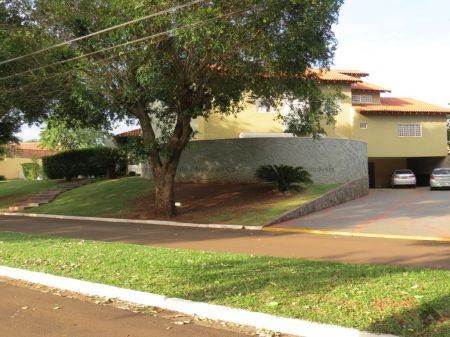 Sobrado-Condomínio em Jardim Alto São Francisco