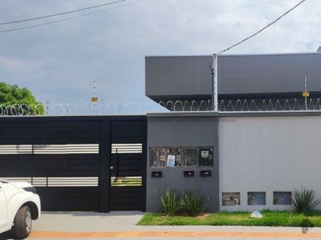 Casa-Térrea-Condomínio em Jardim Batistão