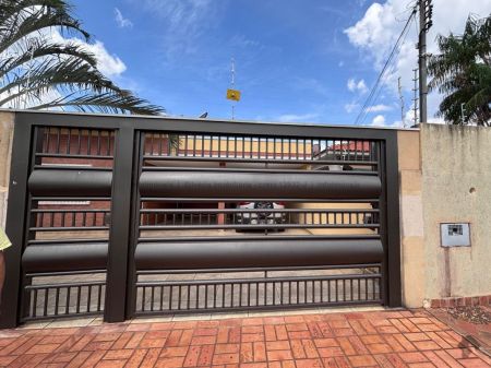 Casa-Térrea em Nova Campo Grande