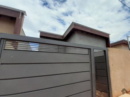 Casa-Térrea em Nova Campo Grande