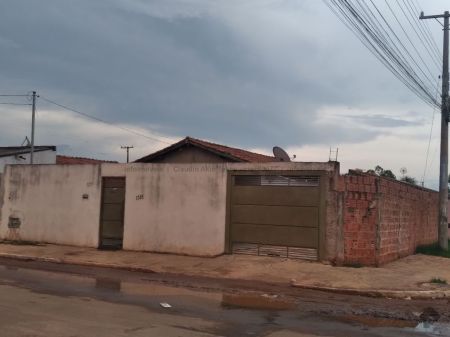 Casa-Térrea em Jardim Canguru