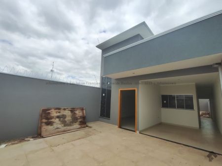 Casa-Térrea em Bela Laguna