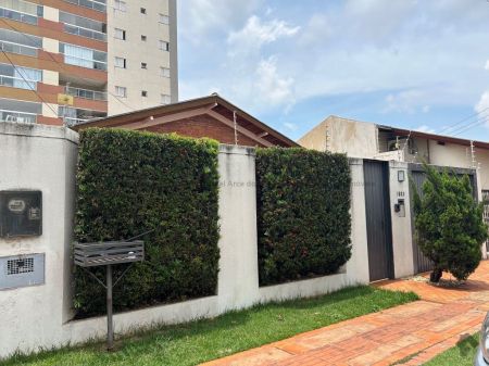 Casa-Térrea em Jardim dos Estados