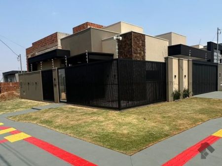 Casa-Térrea em Jardim Cristhais II