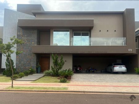 Sobrado-Condomínio em Residencial Alphaville III
