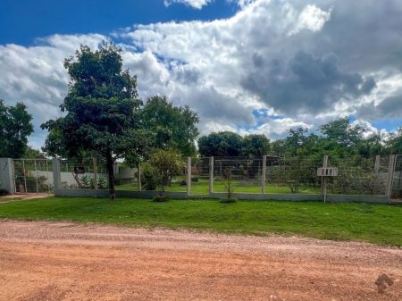 Casa-Térrea em Tarumã Hipica Park