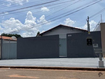 Casa-Térrea em Guanandi