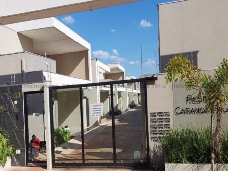 Casa-Térrea-Condomínio em Carandá
