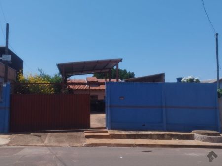 Casa-Térrea em Jardim Santa Felicidade