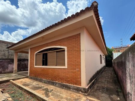 Casa-Térrea em Jardim Bela Vista