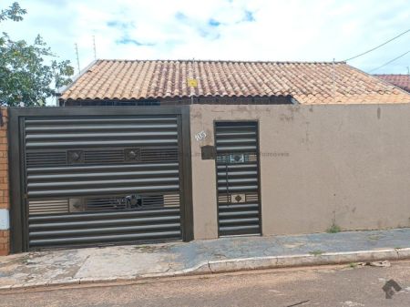 Casa-Térrea em Jardim Zé Pereira