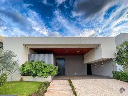 Casa-Térrea-Condomínio em Pq. Residencial Damha III