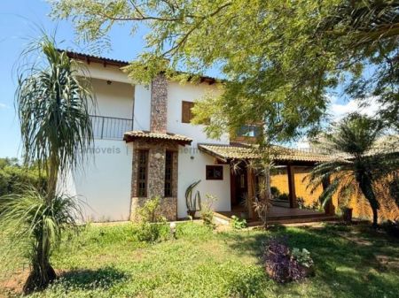 Casa-Térrea em Tarumã Hipica Park