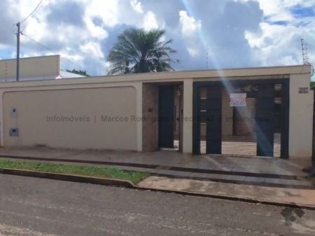 Casa-Térrea em Jardim Alto São Francisco