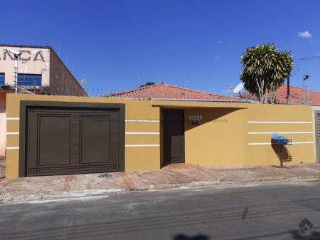 Casa-Térrea em Vila Bandeirante