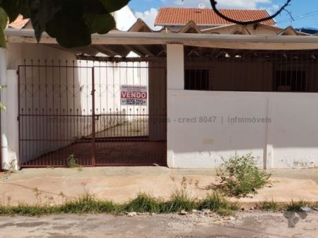 Casa-Térrea em Residencial Ana Maria do Couto