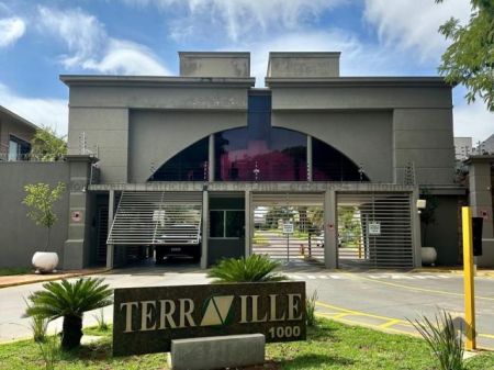 Terreno-Condomínio em Jardim Veraneio
