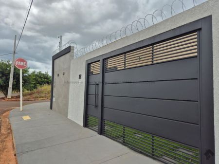Casa-Térrea em Monte Castelo