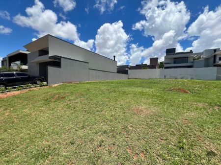 Terreno-Condomínio em Residencial Alphaville II