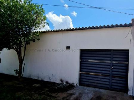 Casa-Térrea em Jardim Centro Oeste