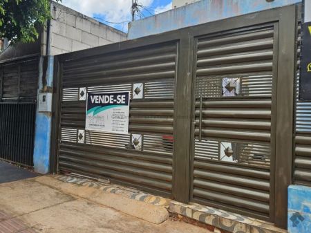 Casa Comercial em Centro