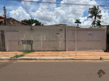 Casa-Térrea em Silvia Regina