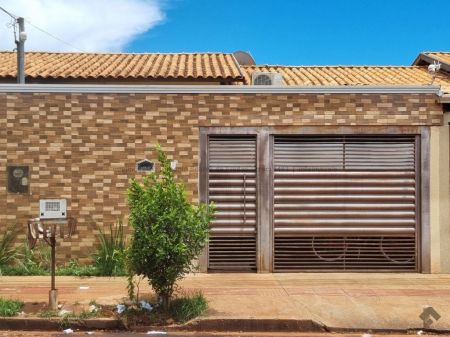 Casa-Térrea em Aero Rancho