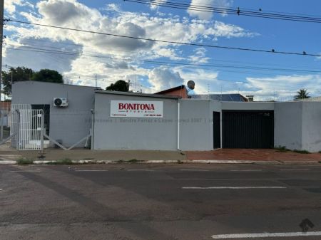 Casa Comercial em Jardim Jacy