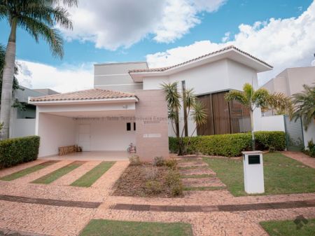 Casa-Térrea-Condomínio em Pq. Residencial Damha II