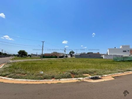 Terreno-Condomínio em Residencial Shalom