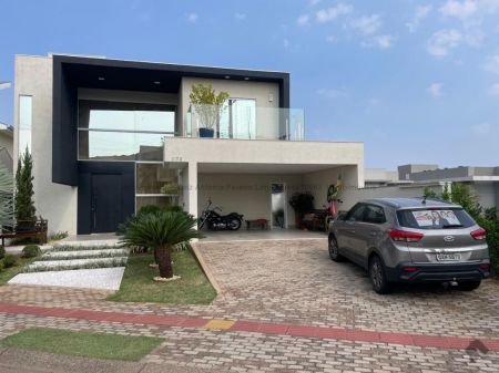 Sobrado-Condomínio em Pq. Residencial Damha I