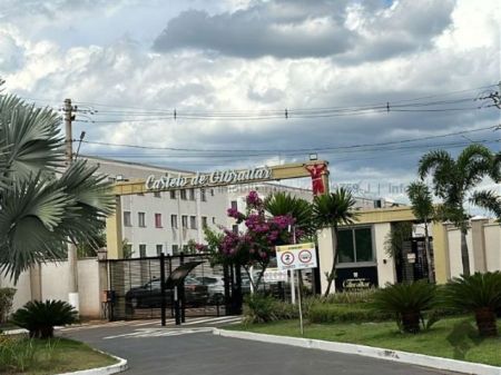 Apartamento em Pioneiros