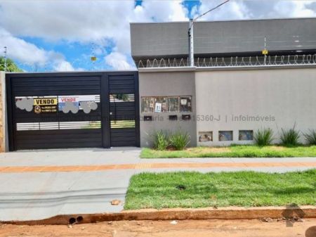 Casa-Térrea-Condomínio em Jardim Batistão