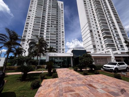 Apartamento em Carandá Bosque I